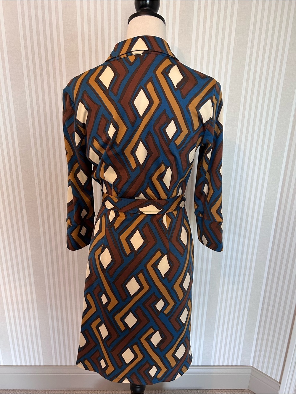 J.Mclaughlin Wrap Midi Dress Dree Jersey Geometric Print Brown Blue Size Small - Picture 4 of 10